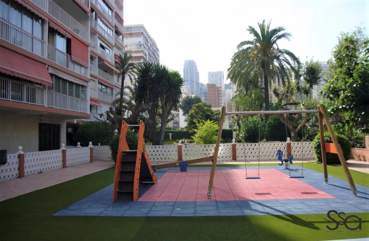 My Sweet Red Apartment بينايدورم المظهر الخارجي الصورة