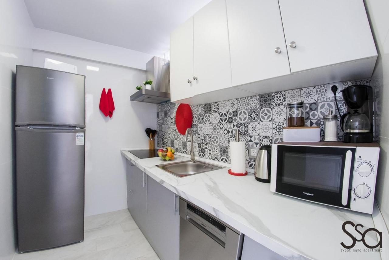 My Sweet Red Apartment بينايدورم المظهر الخارجي الصورة