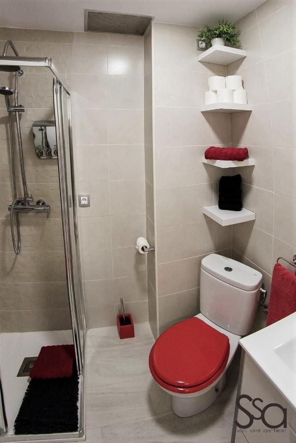 My Sweet Red Apartment بينايدورم المظهر الخارجي الصورة
