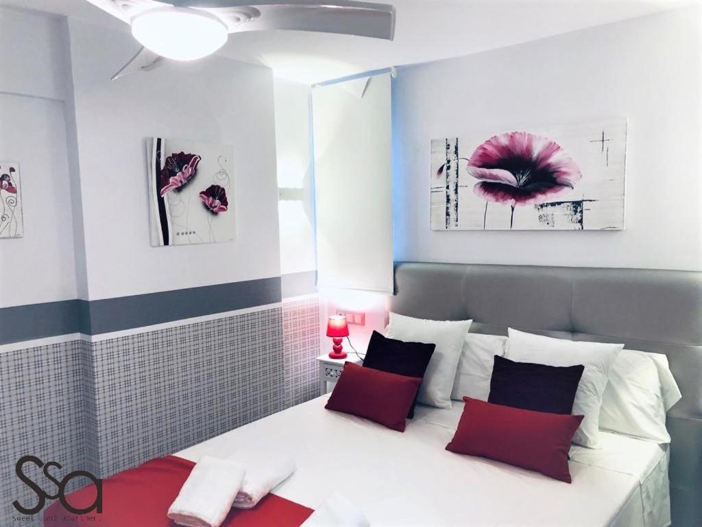 My Sweet Red Apartment بينايدورم المظهر الخارجي الصورة