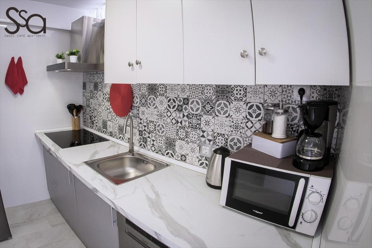 My Sweet Red Apartment بينايدورم المظهر الخارجي الصورة