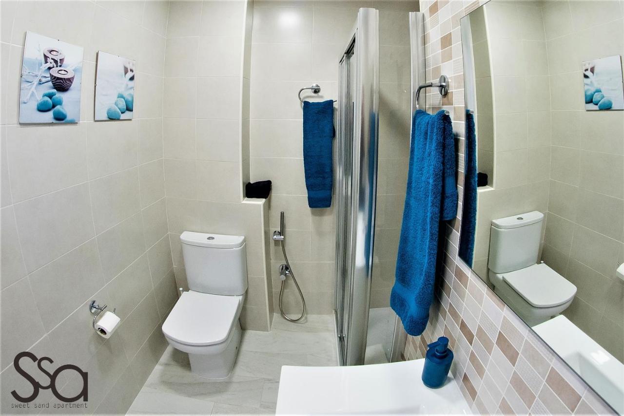 My Sweet Red Apartment بينايدورم المظهر الخارجي الصورة