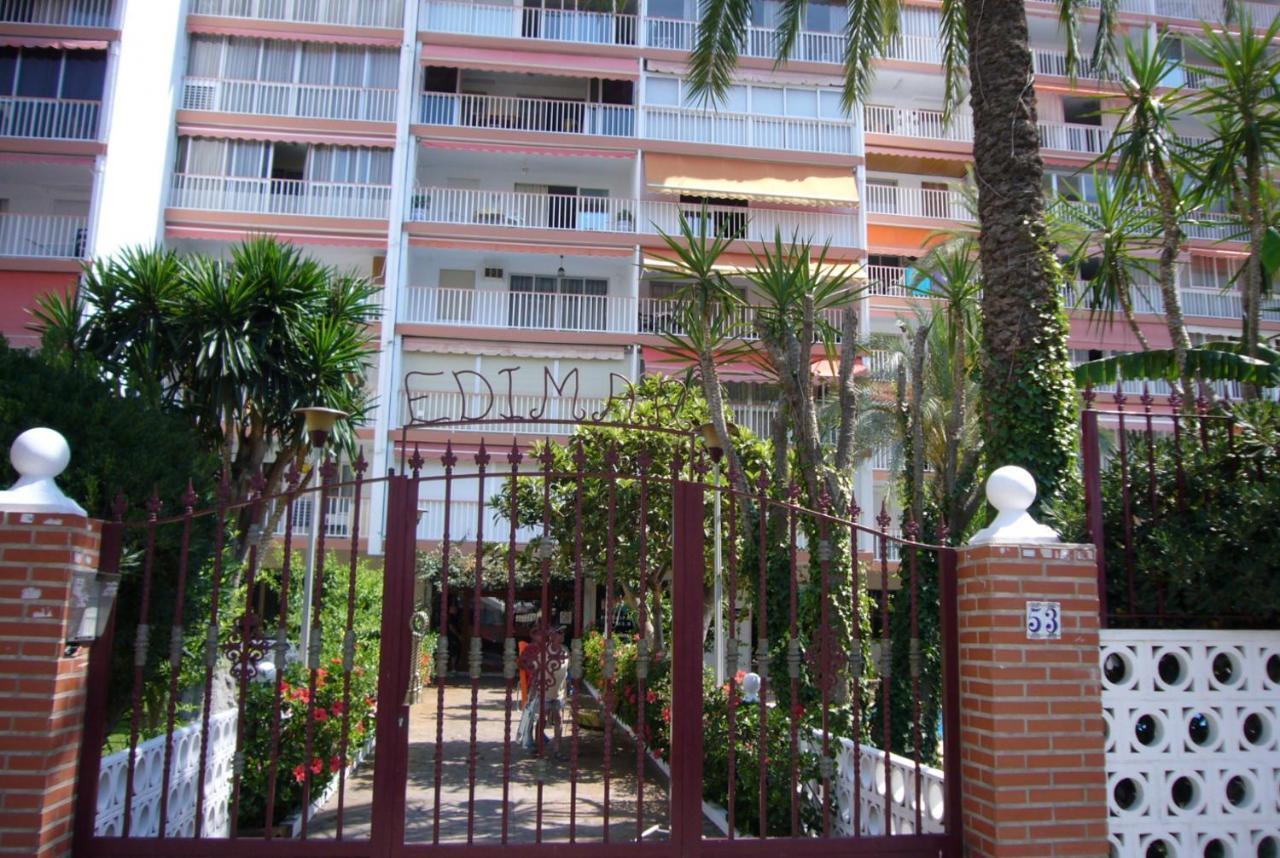 My Sweet Red Apartment بينايدورم المظهر الخارجي الصورة